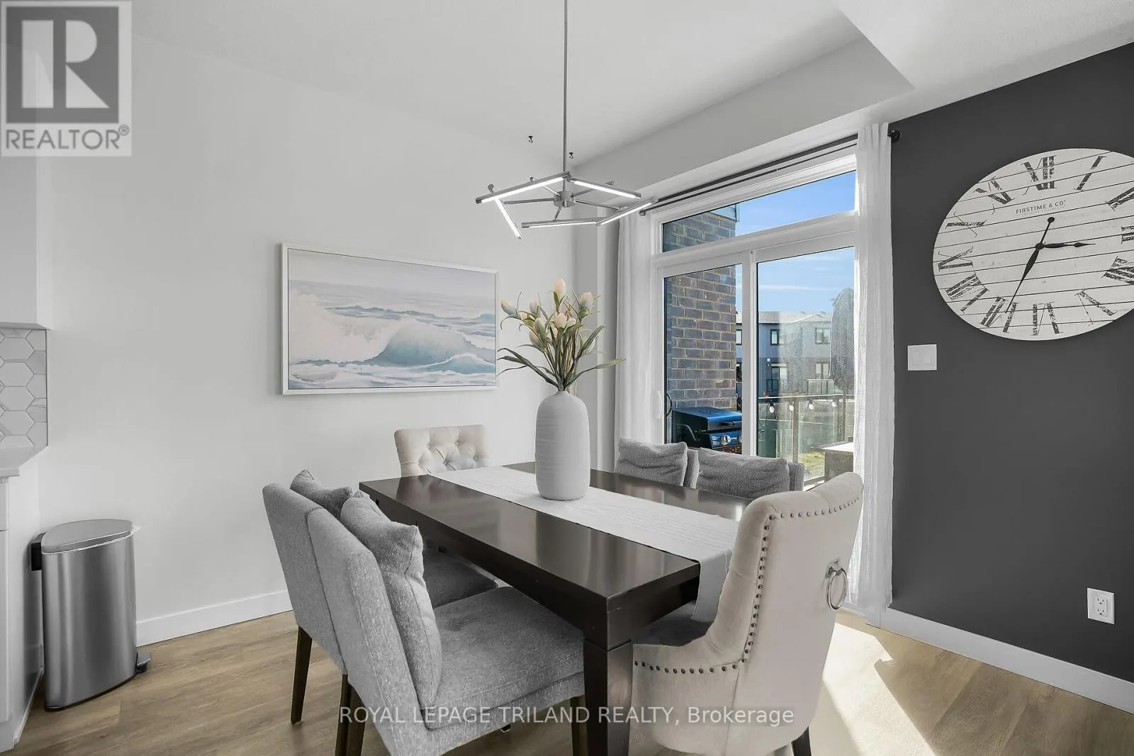 39 - 3380 SINGLETON AVENUE, #39