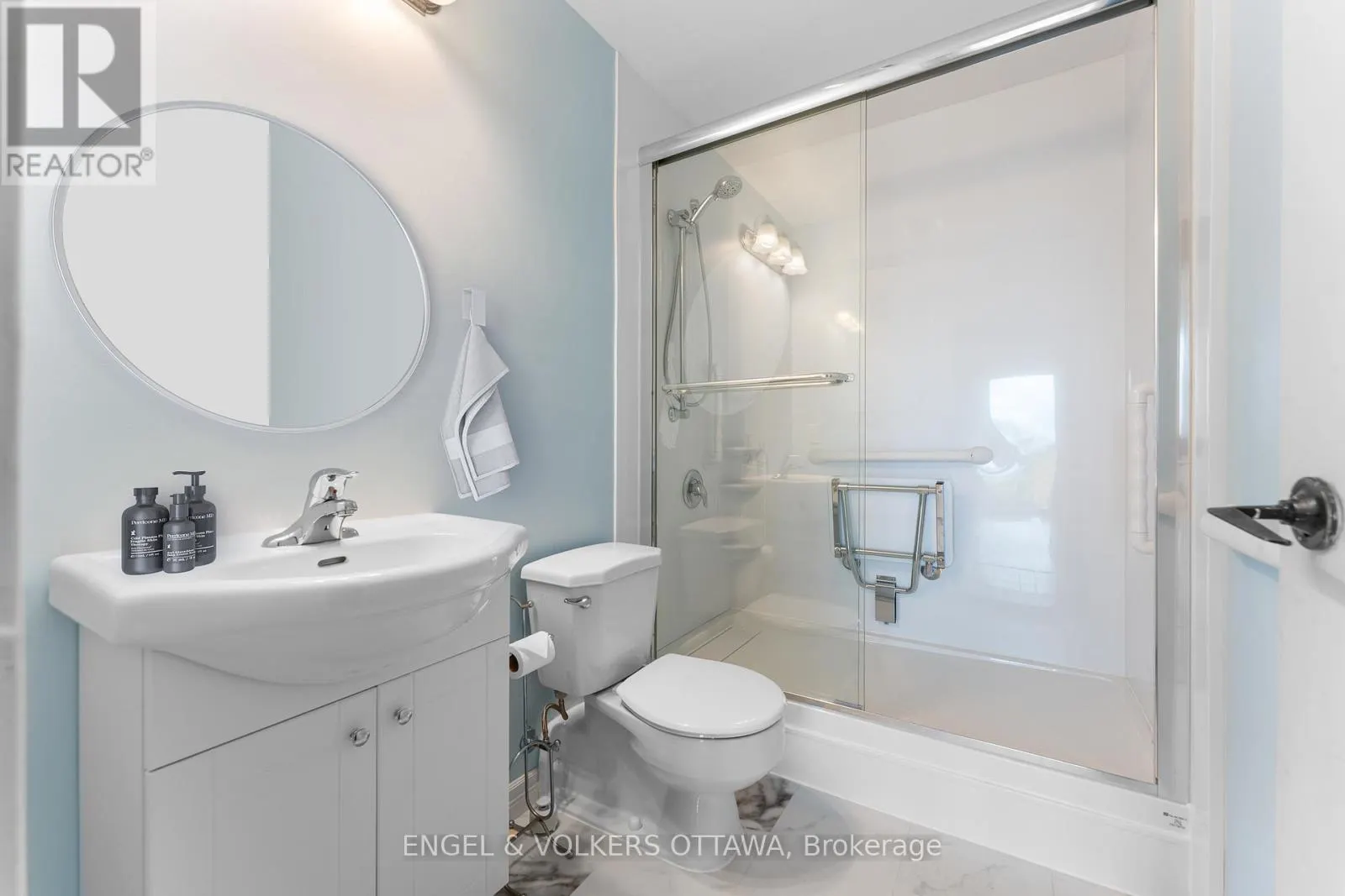 704 - 1025 RICHMOND ROAD