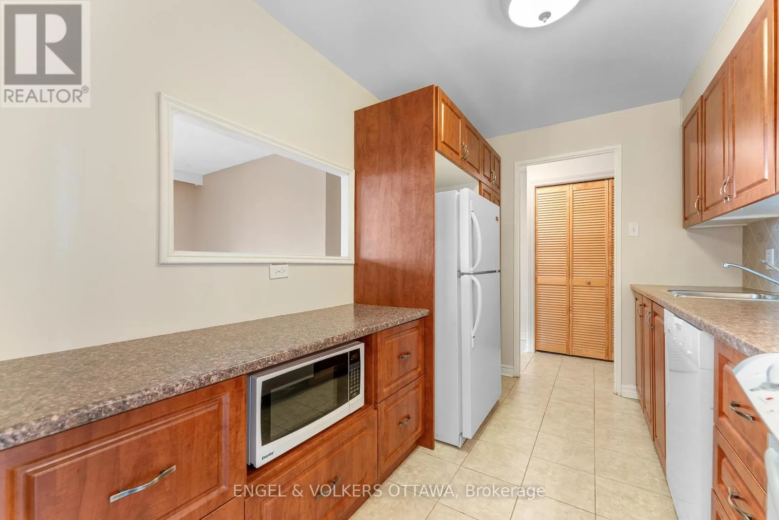 704 - 1025 RICHMOND ROAD