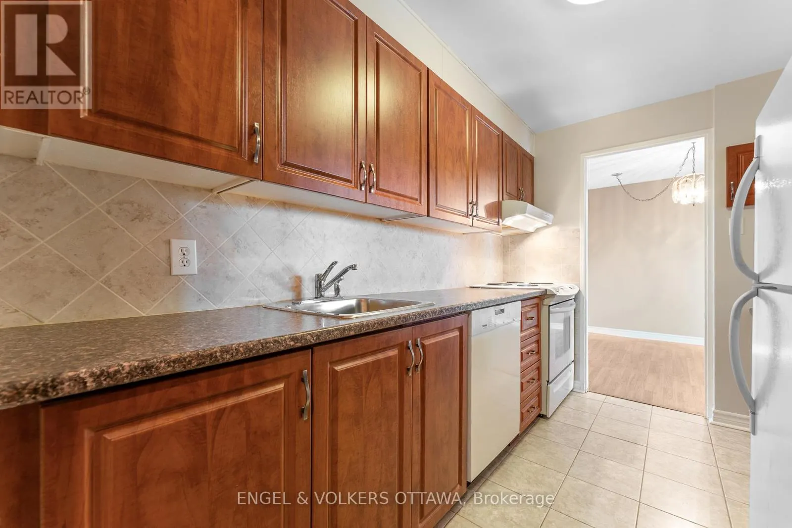 704 - 1025 RICHMOND ROAD