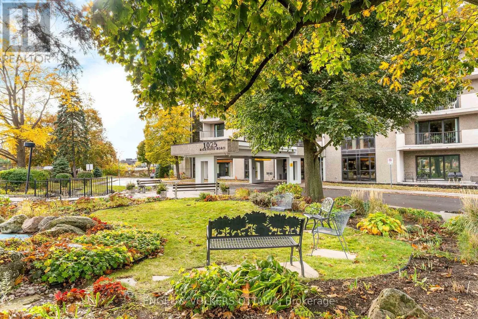 704 - 1025 RICHMOND ROAD