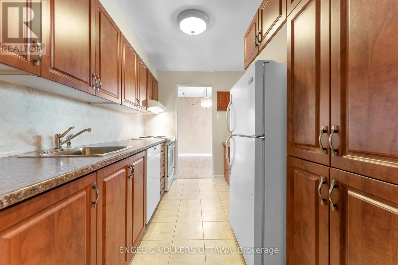 704 - 1025 RICHMOND ROAD