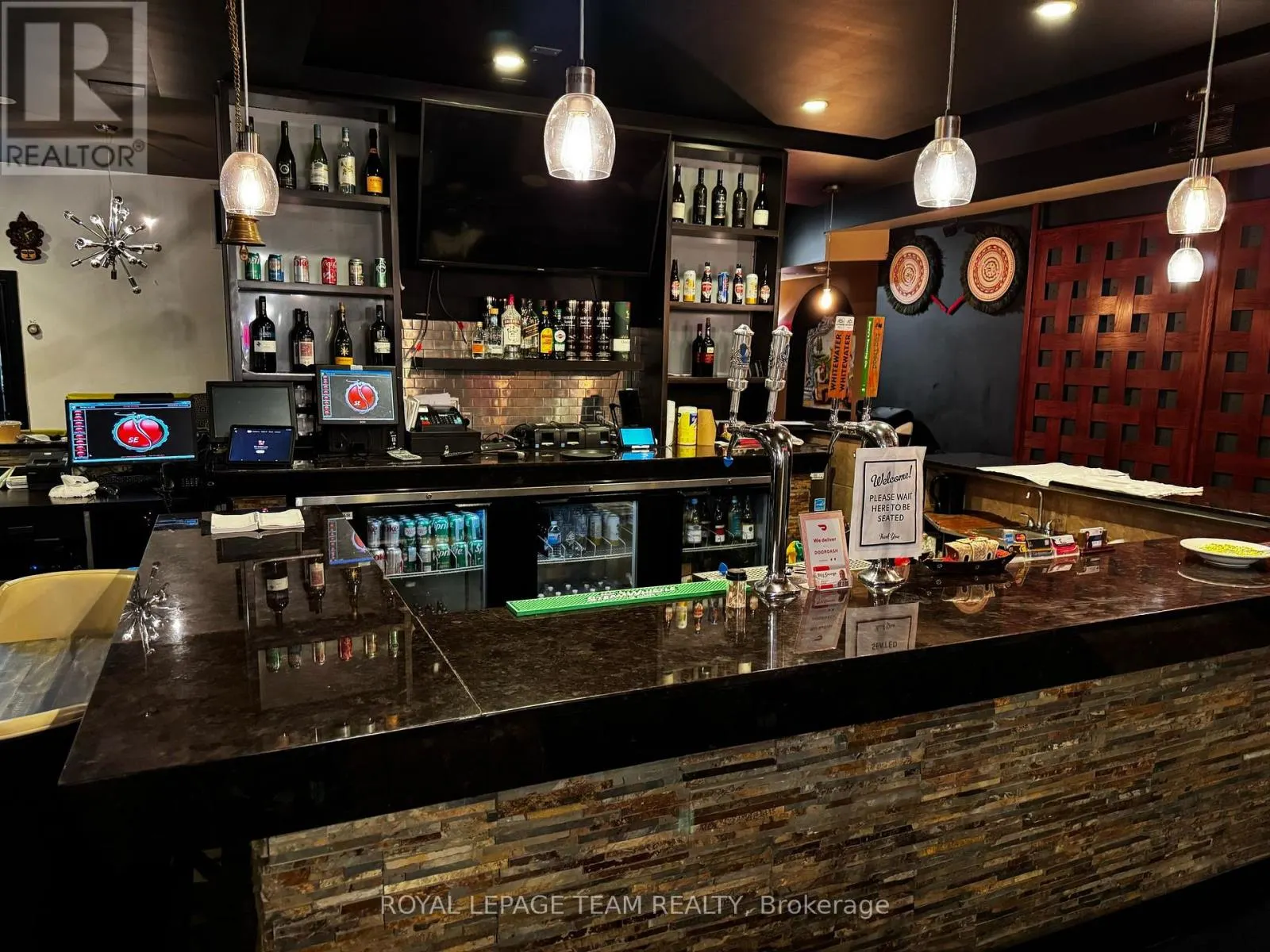 100 - 271 DALHOUSIE STREET