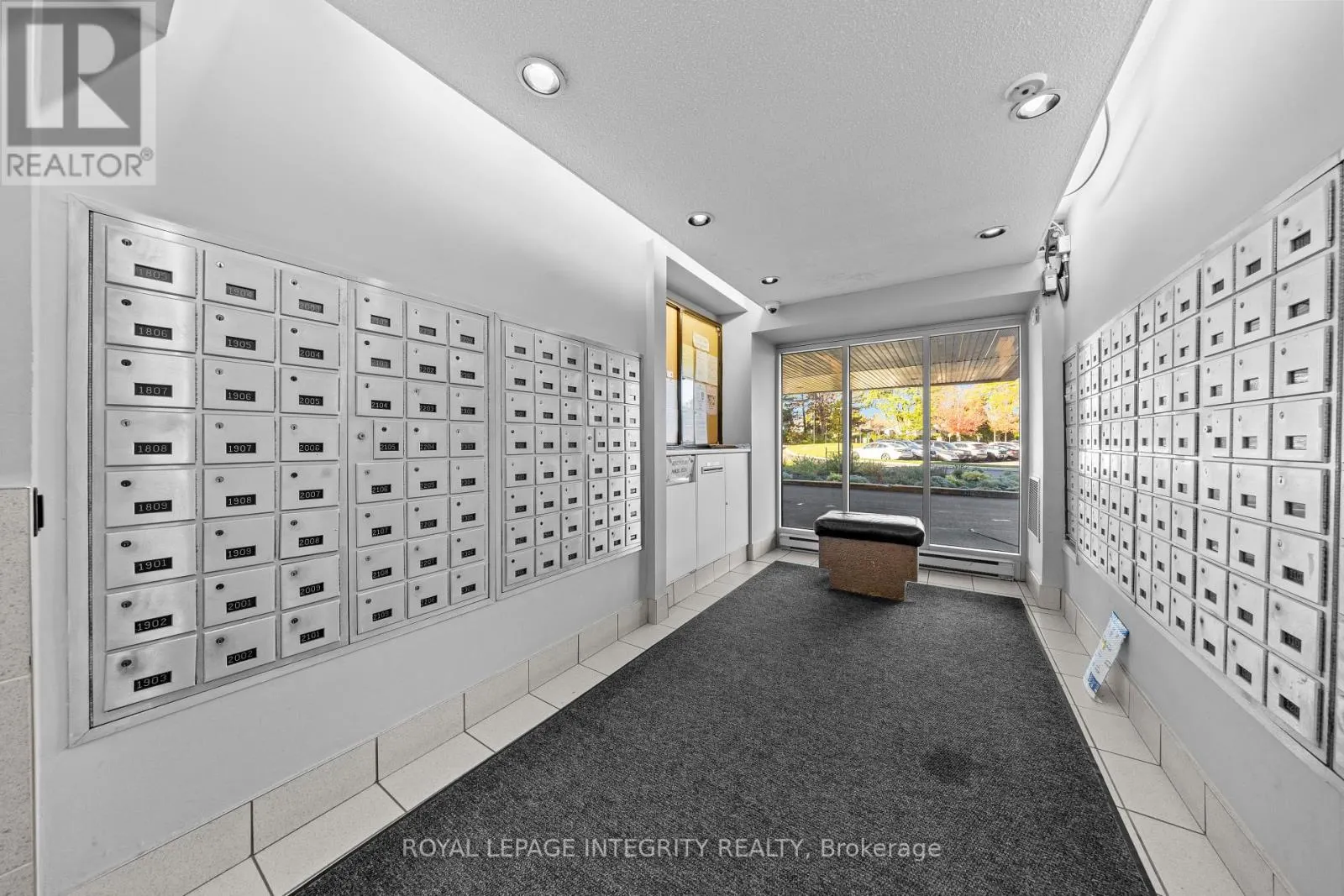 1201 - 900 DYNES ROAD