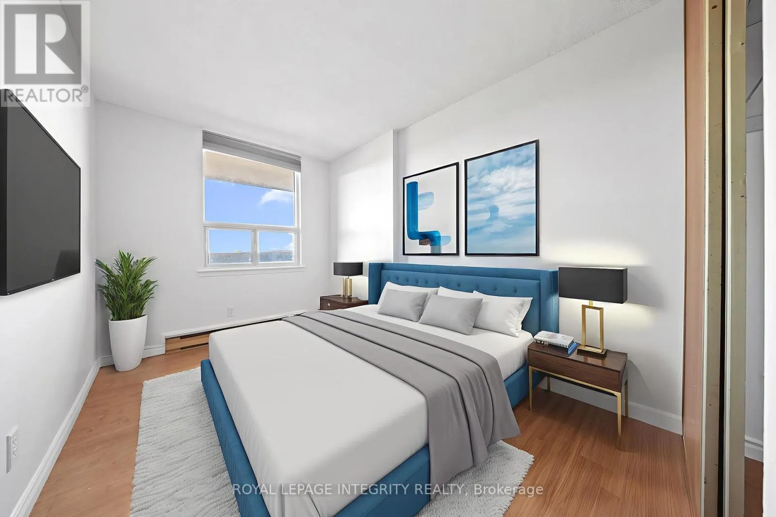 1201 - 900 DYNES ROAD