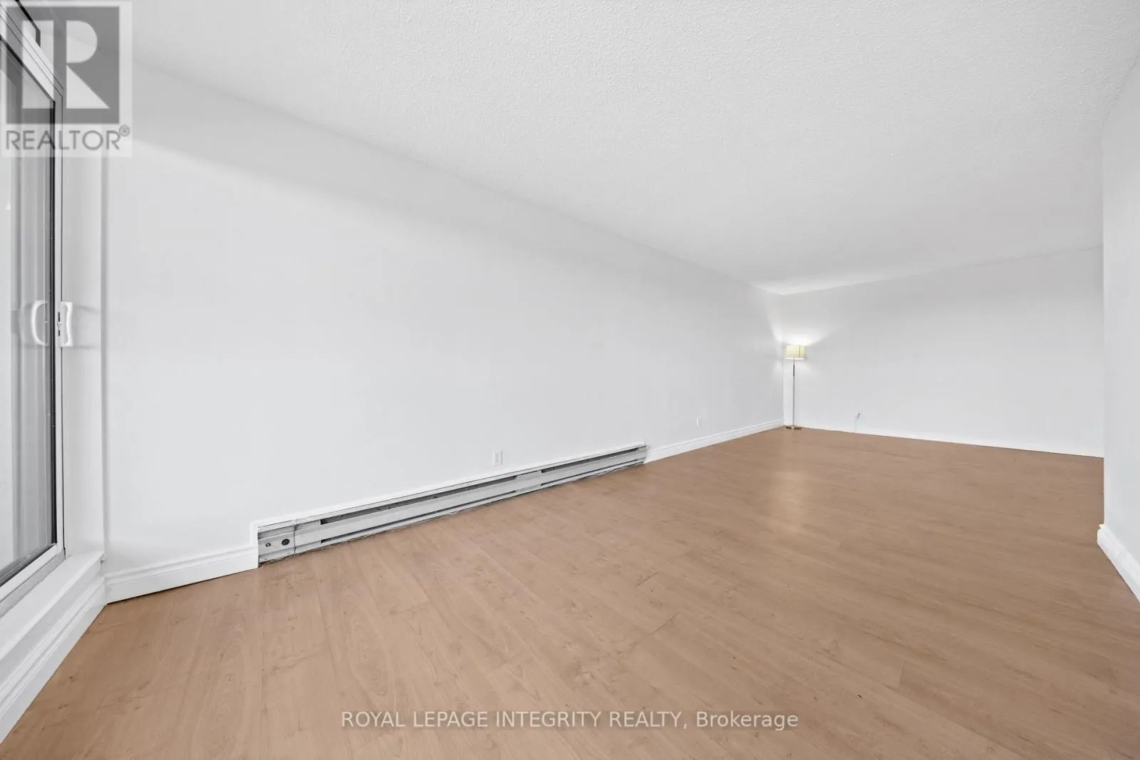 1201 - 900 DYNES ROAD