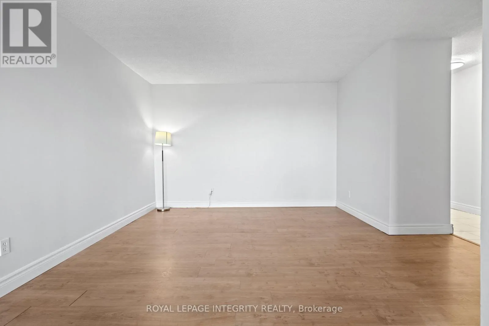 1201 - 900 DYNES ROAD