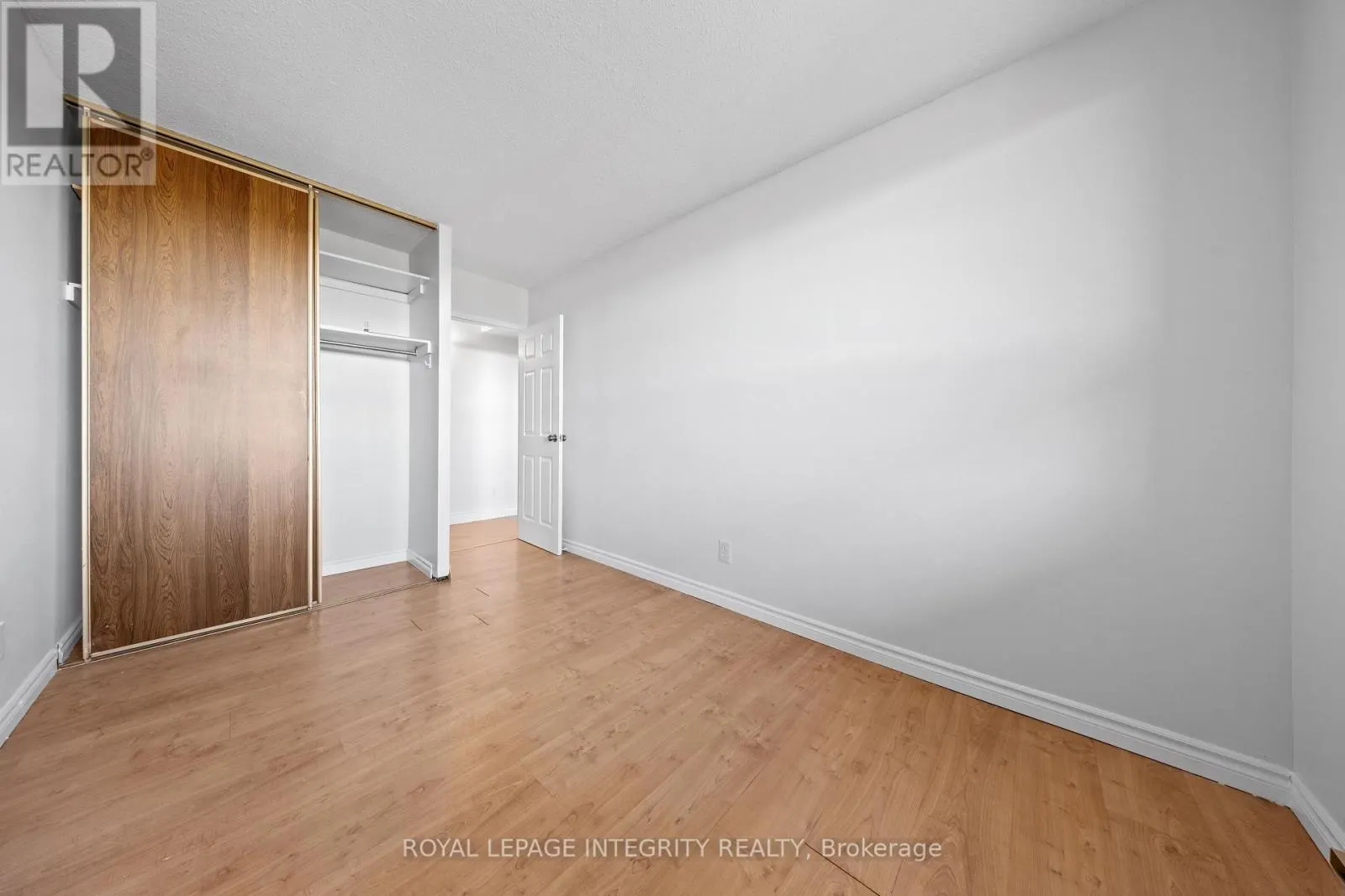 1201 - 900 DYNES ROAD