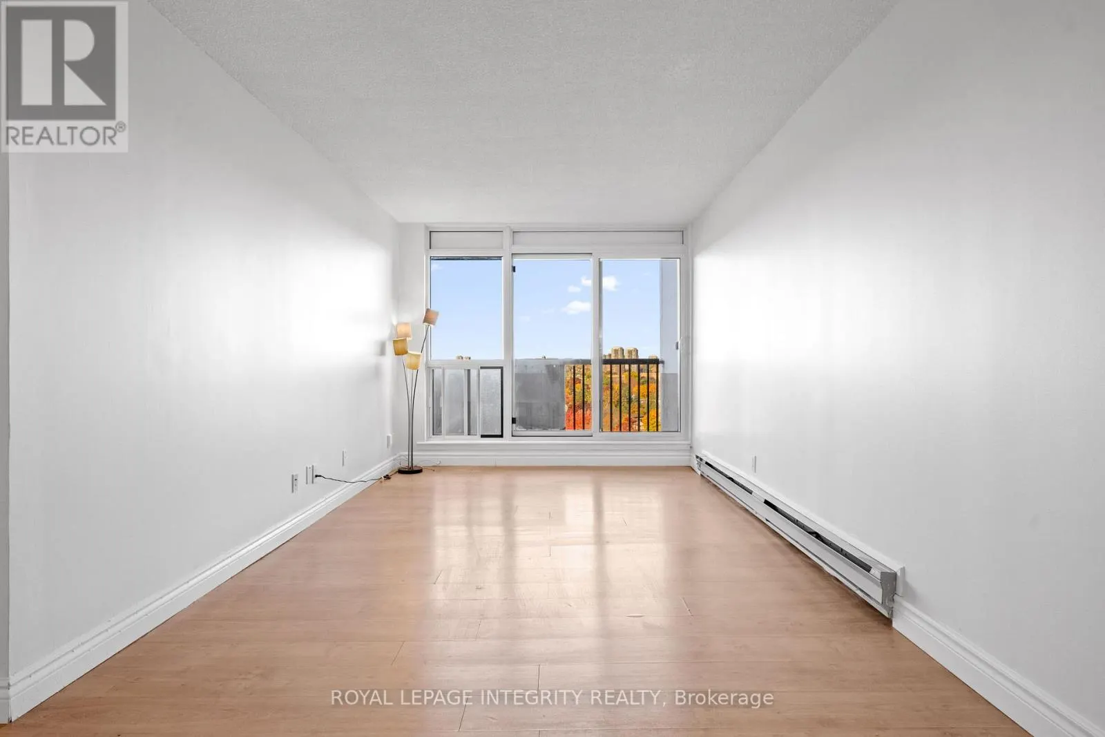 1201 - 900 DYNES ROAD