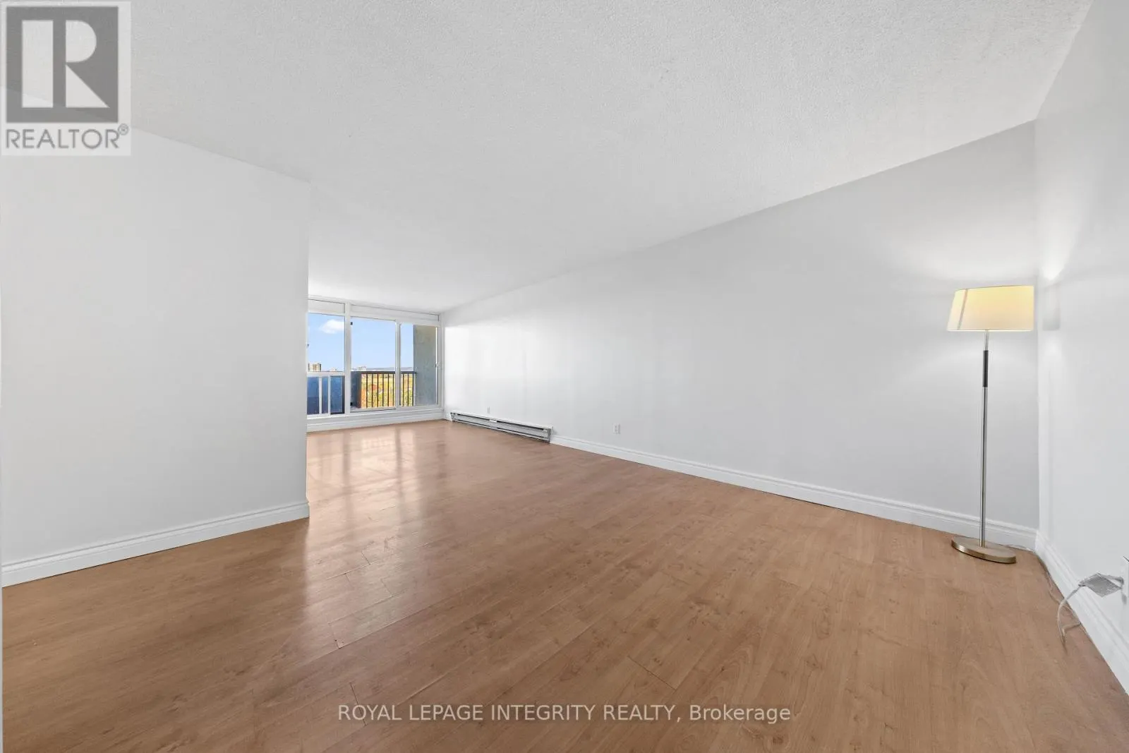 1201 - 900 DYNES ROAD