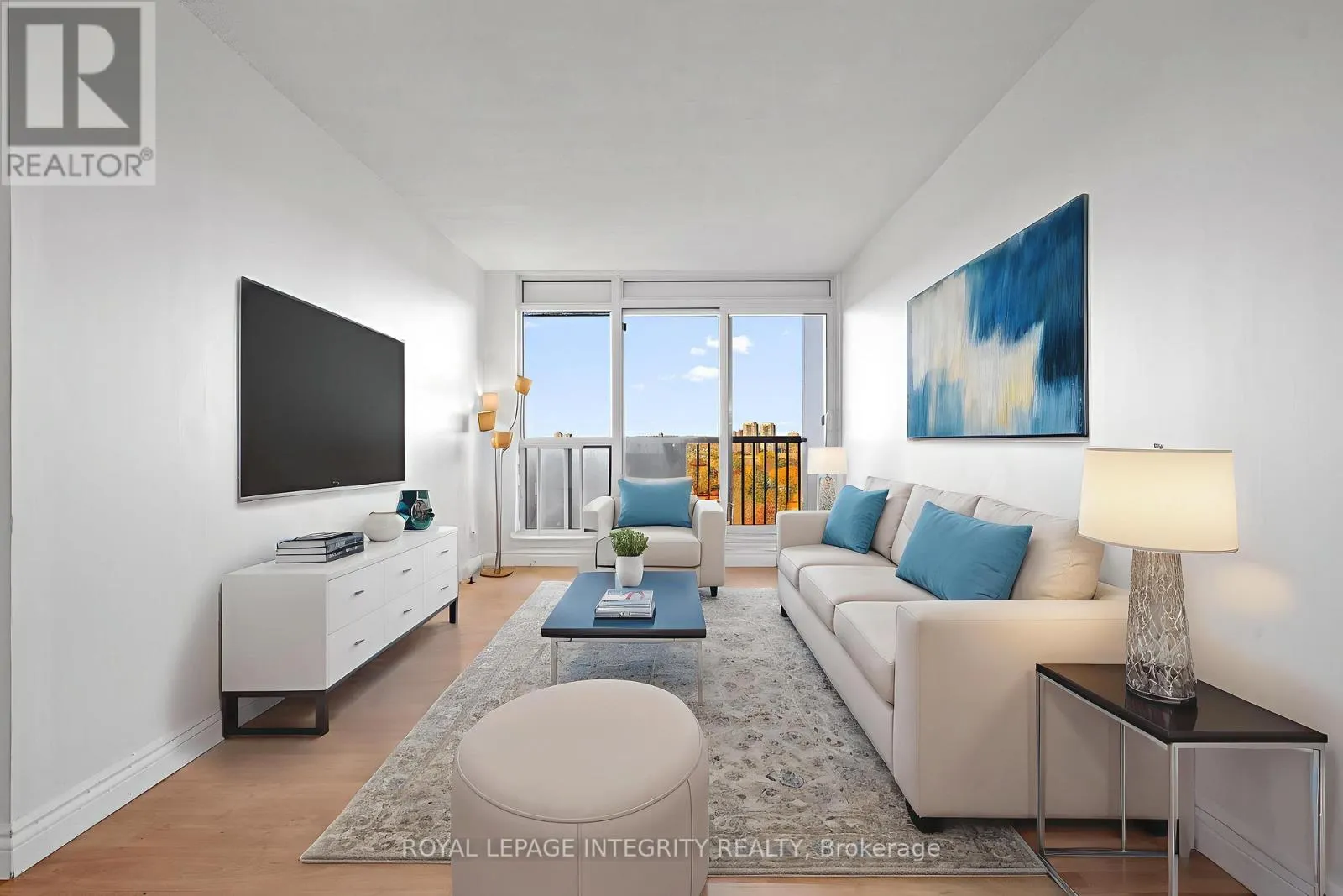 1201 - 900 DYNES ROAD