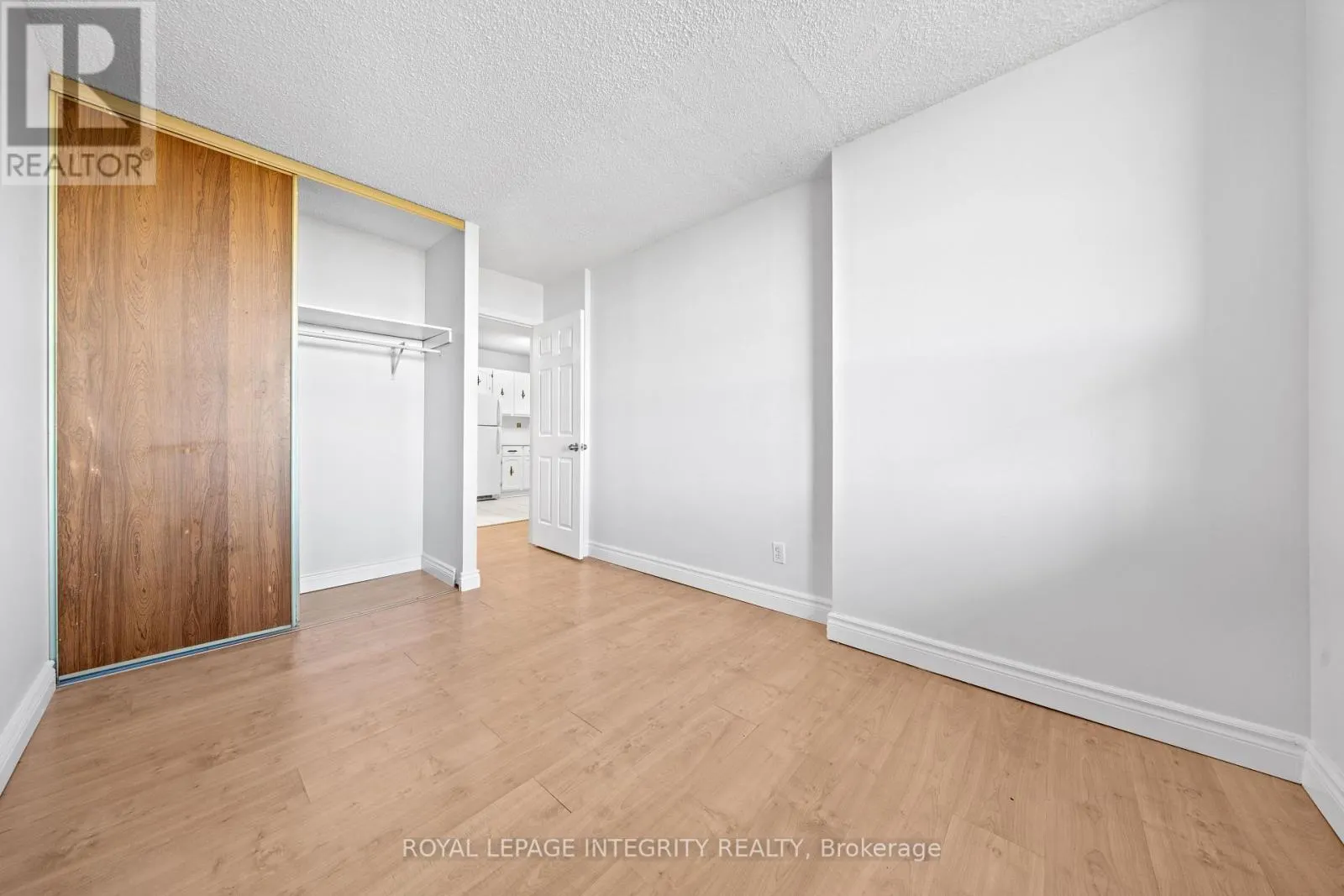 1201 - 900 DYNES ROAD