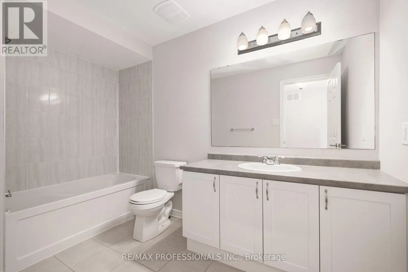 2241 WATERCOLOURS WAY