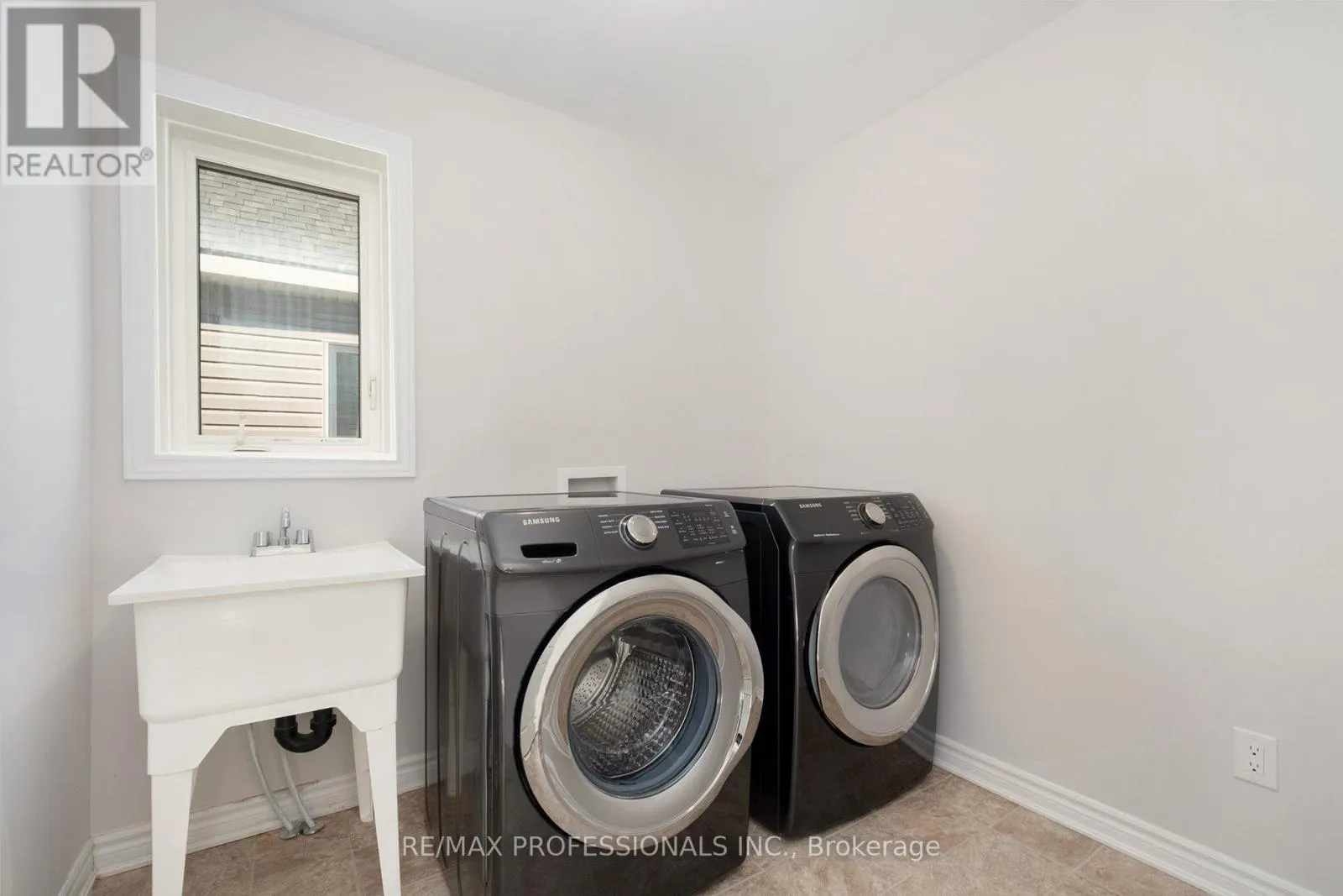 2241 WATERCOLOURS WAY