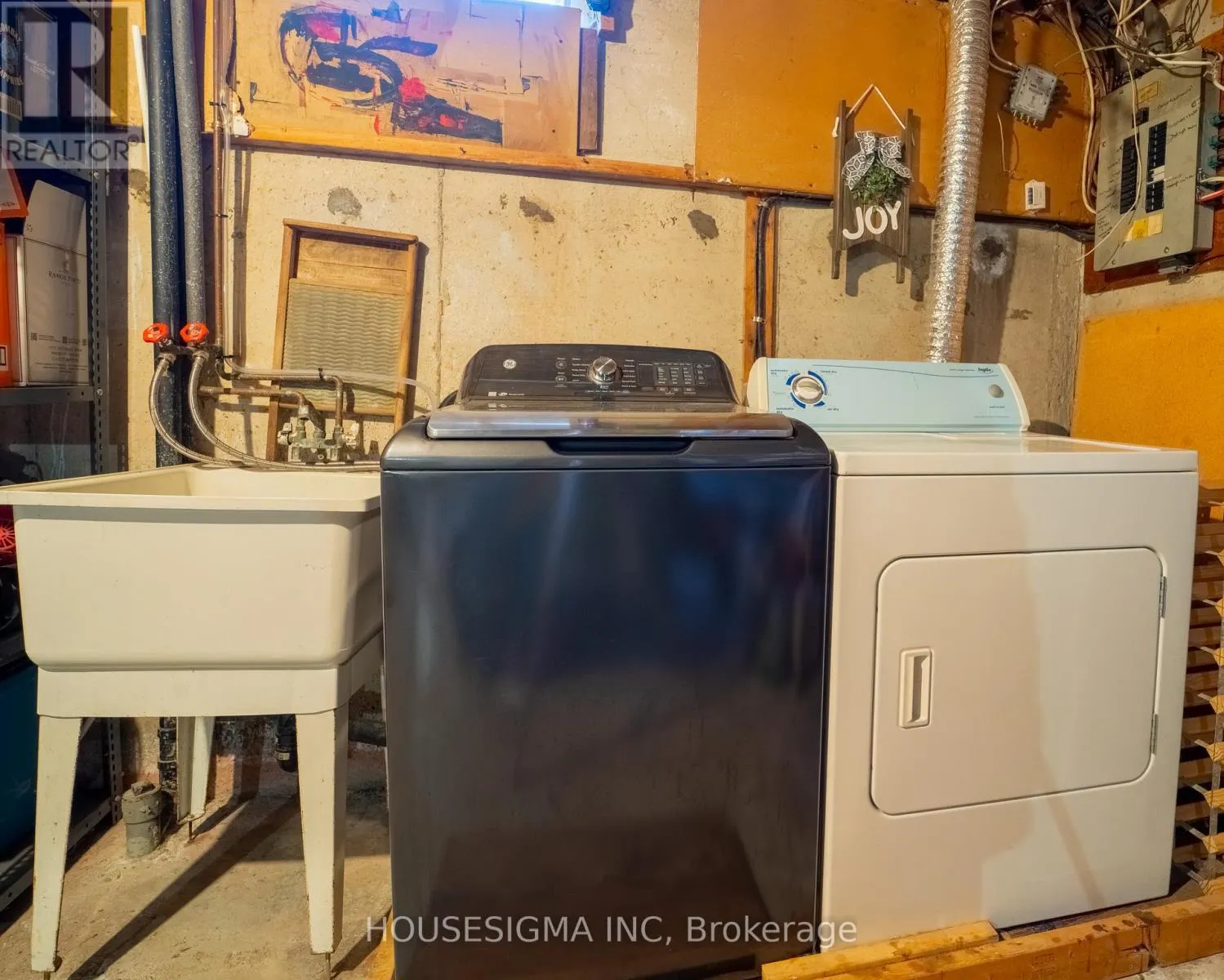 1767 BONAVENTURE TERRACE