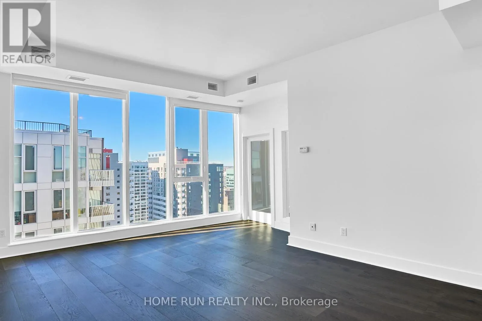 2703 - 40 NEPEAN STREET