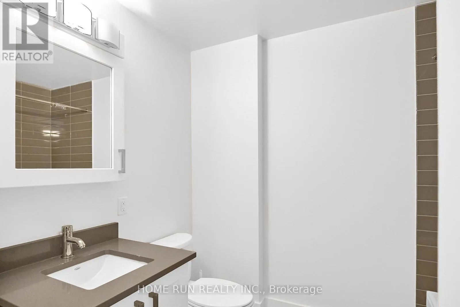 2703 - 40 NEPEAN STREET