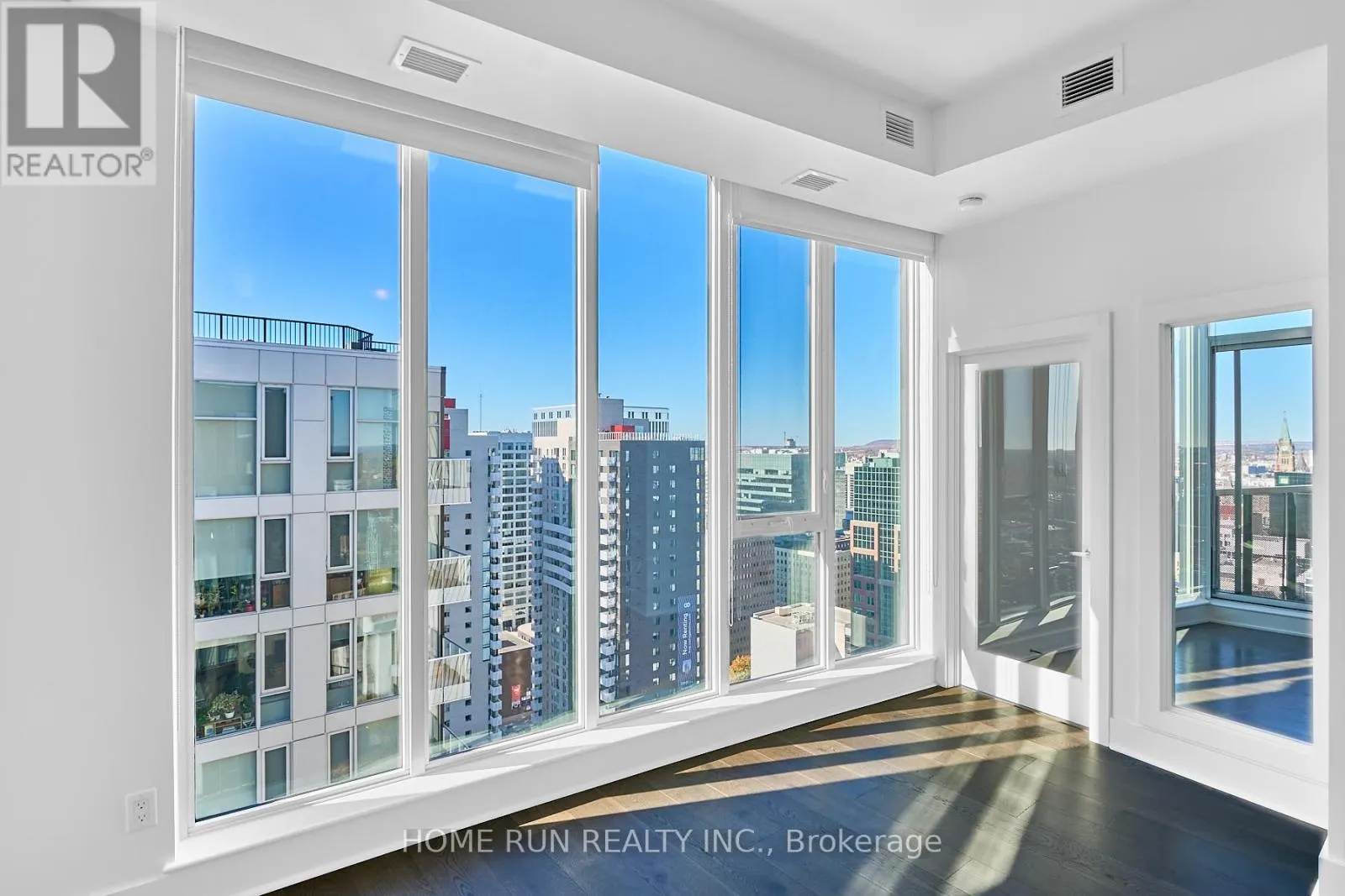 2703 - 40 NEPEAN STREET