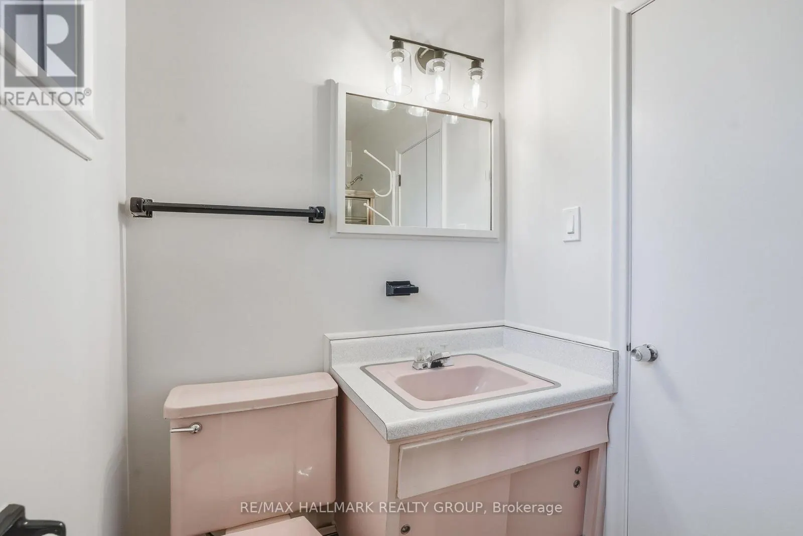 1760 LAXTON CRESCENT