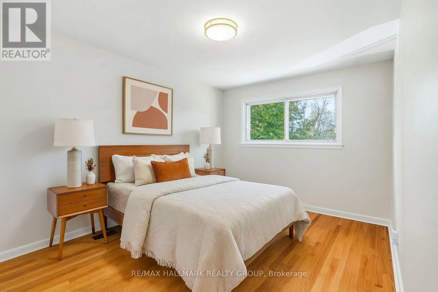 1760 LAXTON CRESCENT