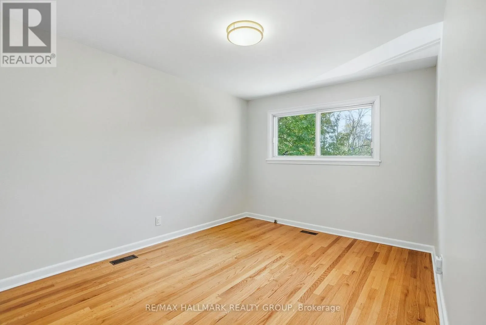 1760 LAXTON CRESCENT