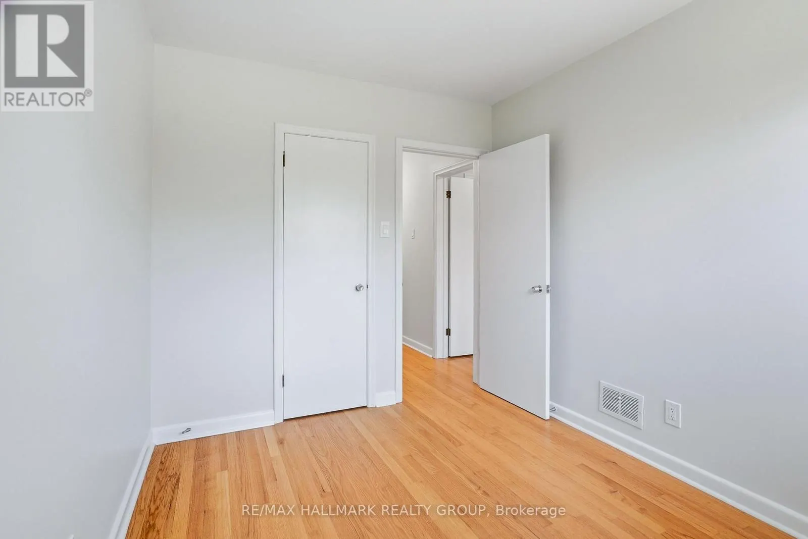 1760 LAXTON CRESCENT