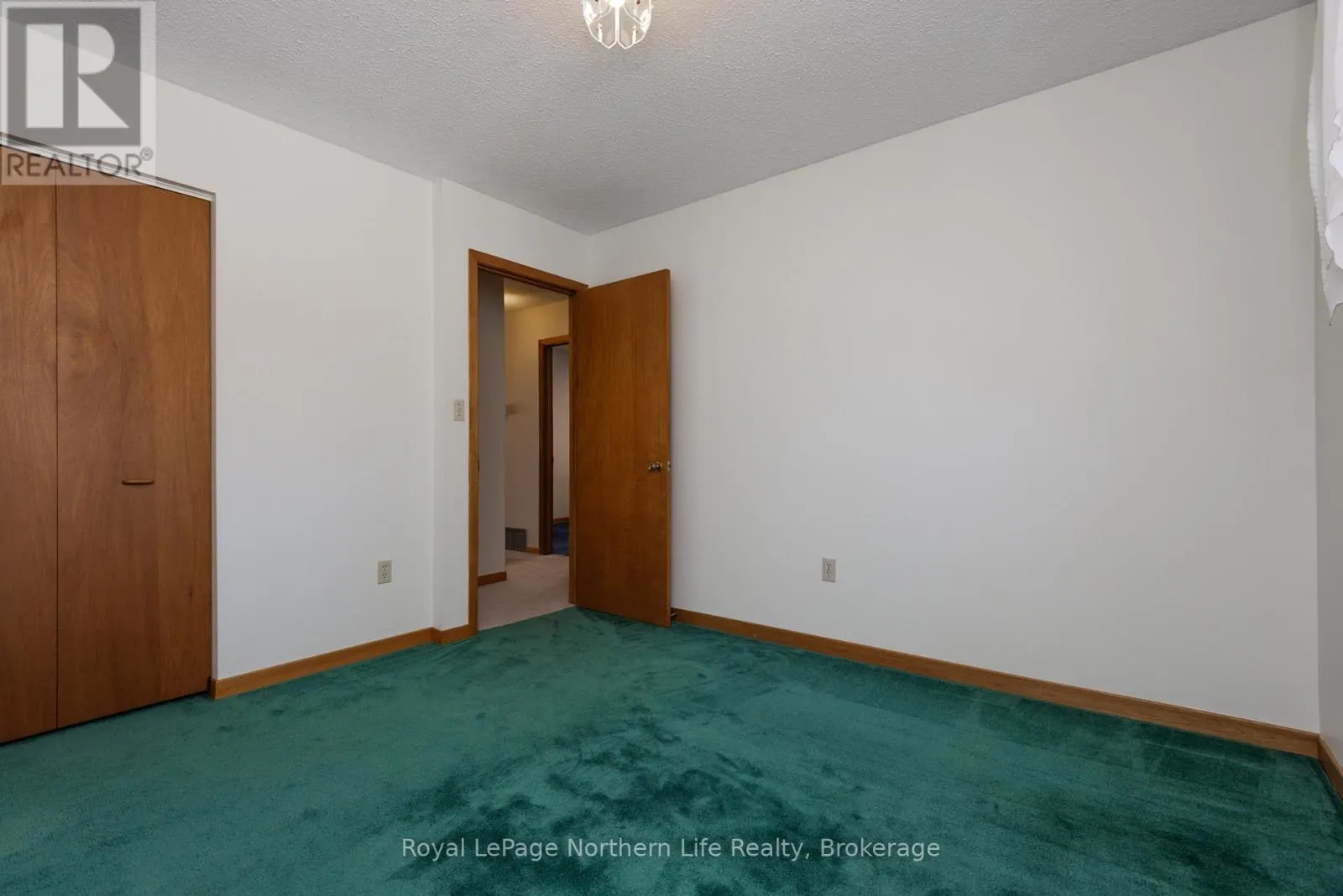 74 BELLEVIEW CRESCENT