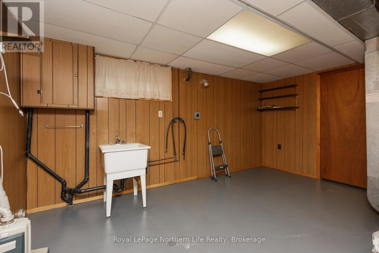 74 BELLEVIEW CRESCENT