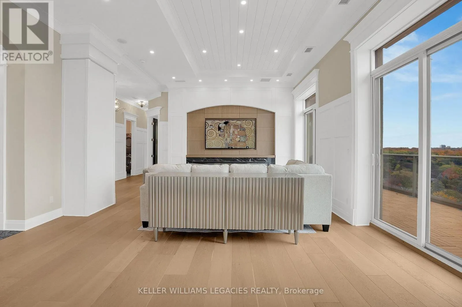 1202 - 223 ERB STREET W