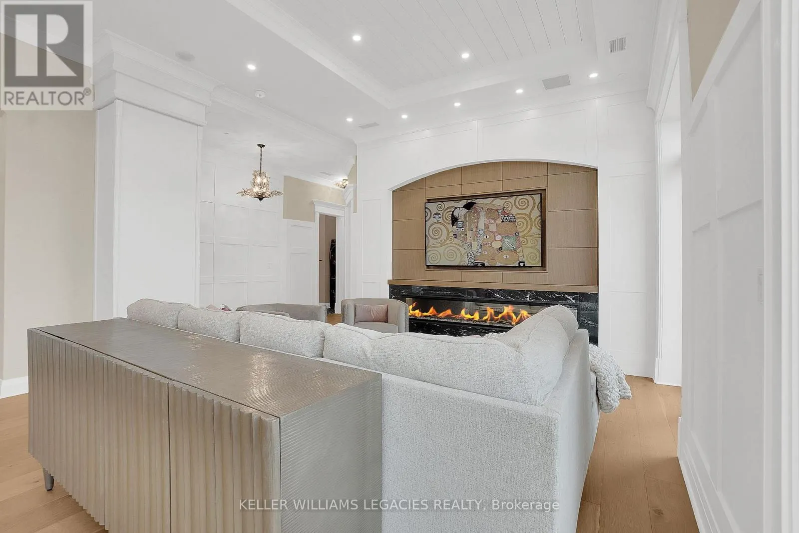 1202 - 223 ERB STREET W