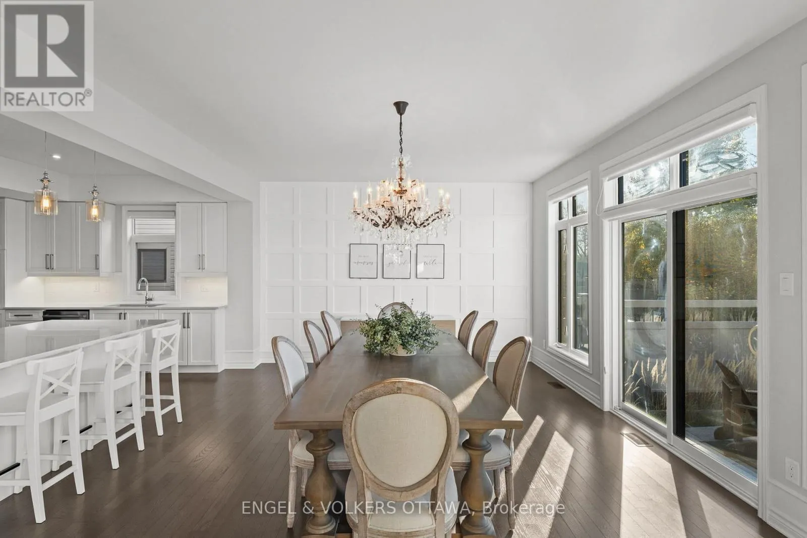 221 COOKS MILL CRESCENT