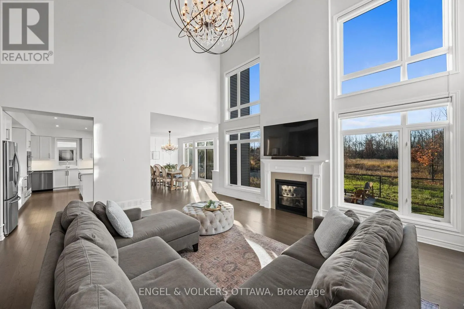 221 COOKS MILL CRESCENT