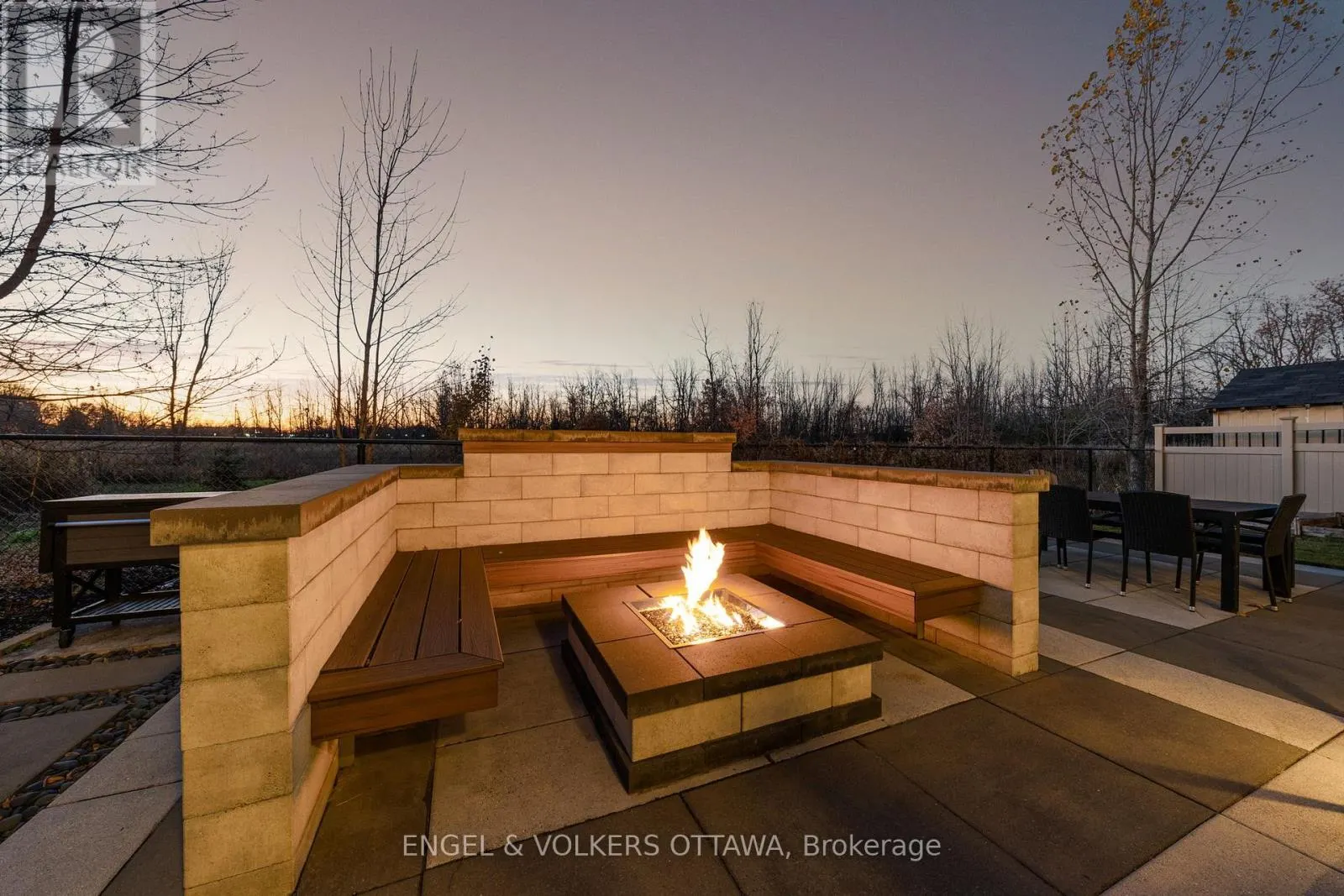 221 COOKS MILL CRESCENT