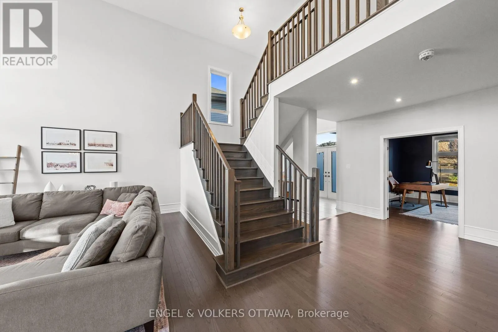 221 COOKS MILL CRESCENT