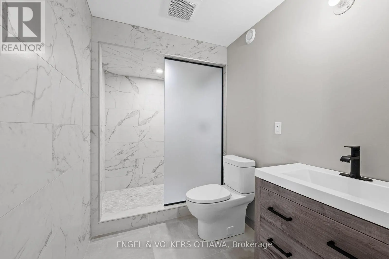 221 COOKS MILL CRESCENT