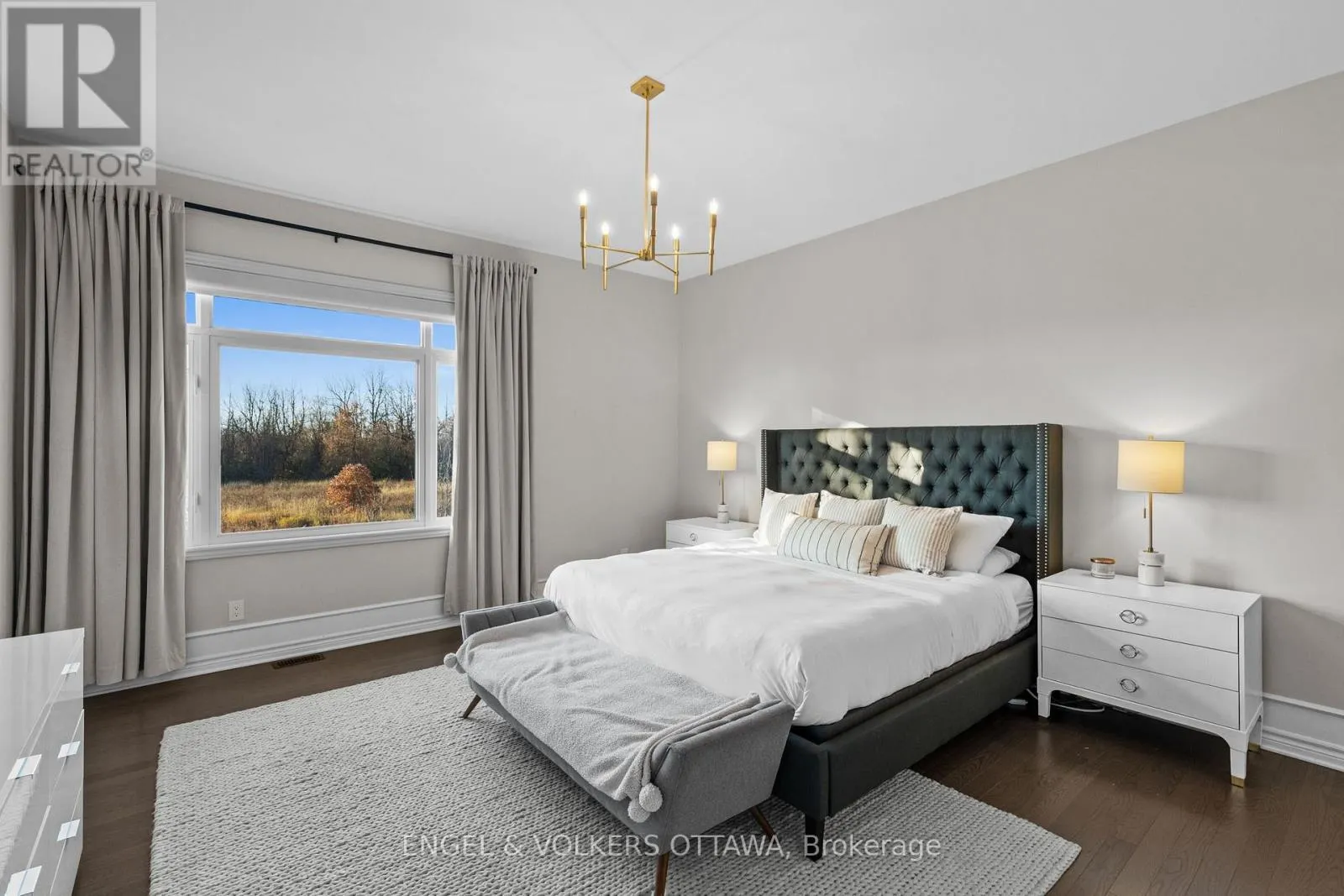 221 COOKS MILL CRESCENT