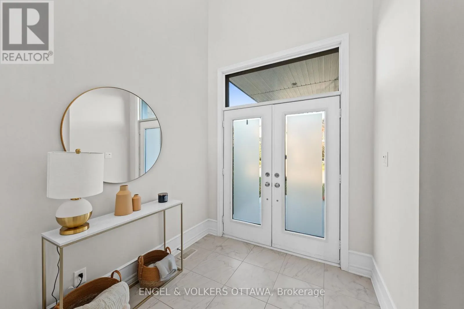 221 COOKS MILL CRESCENT