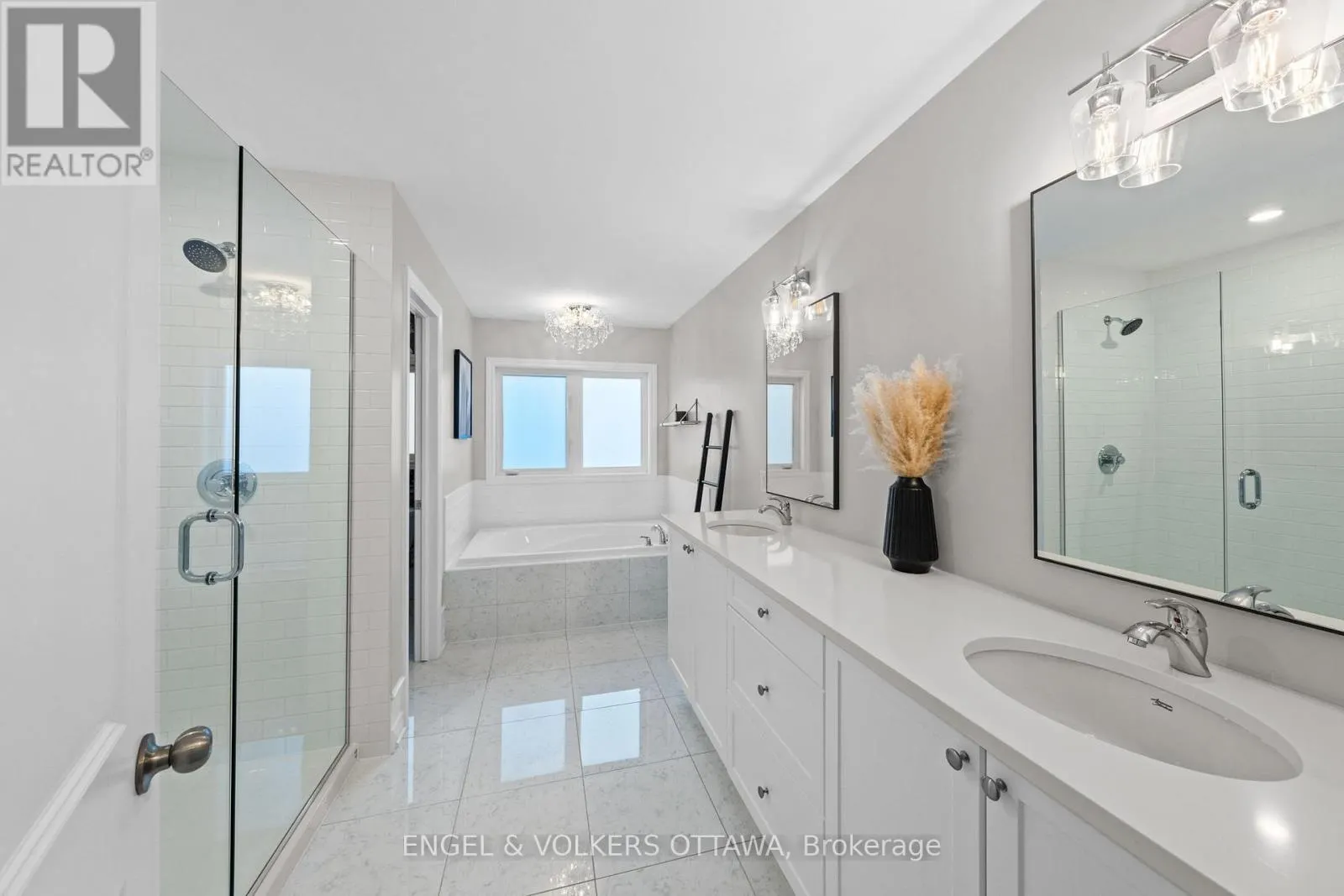 221 COOKS MILL CRESCENT