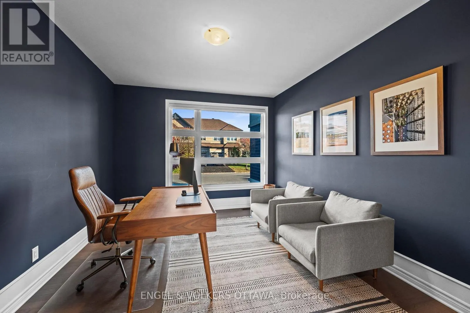 221 COOKS MILL CRESCENT