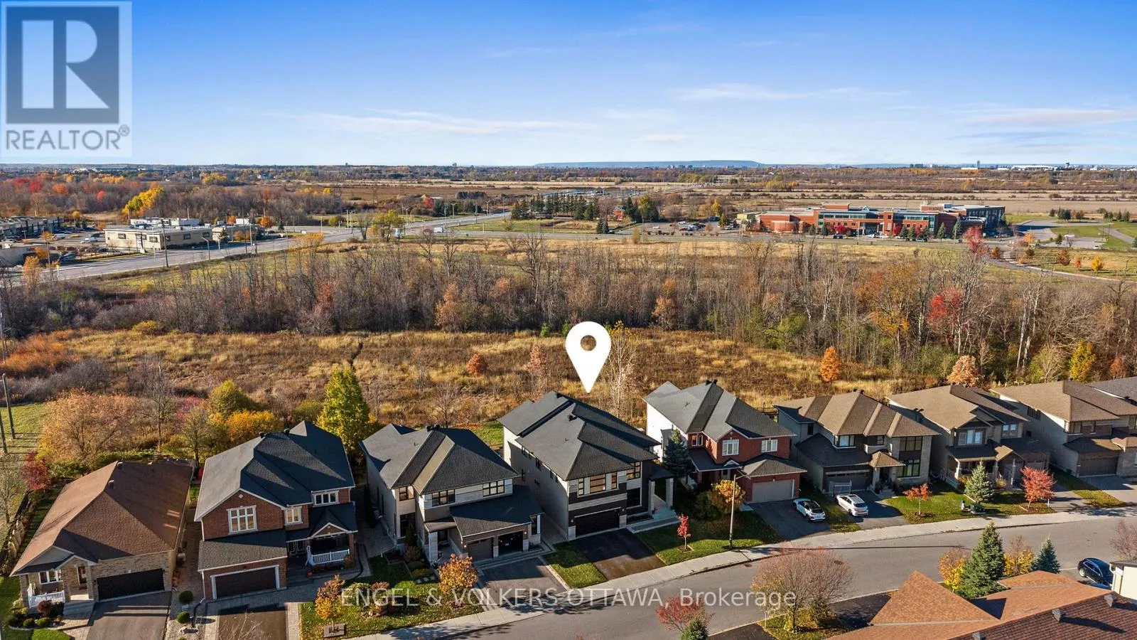 221 COOKS MILL CRESCENT