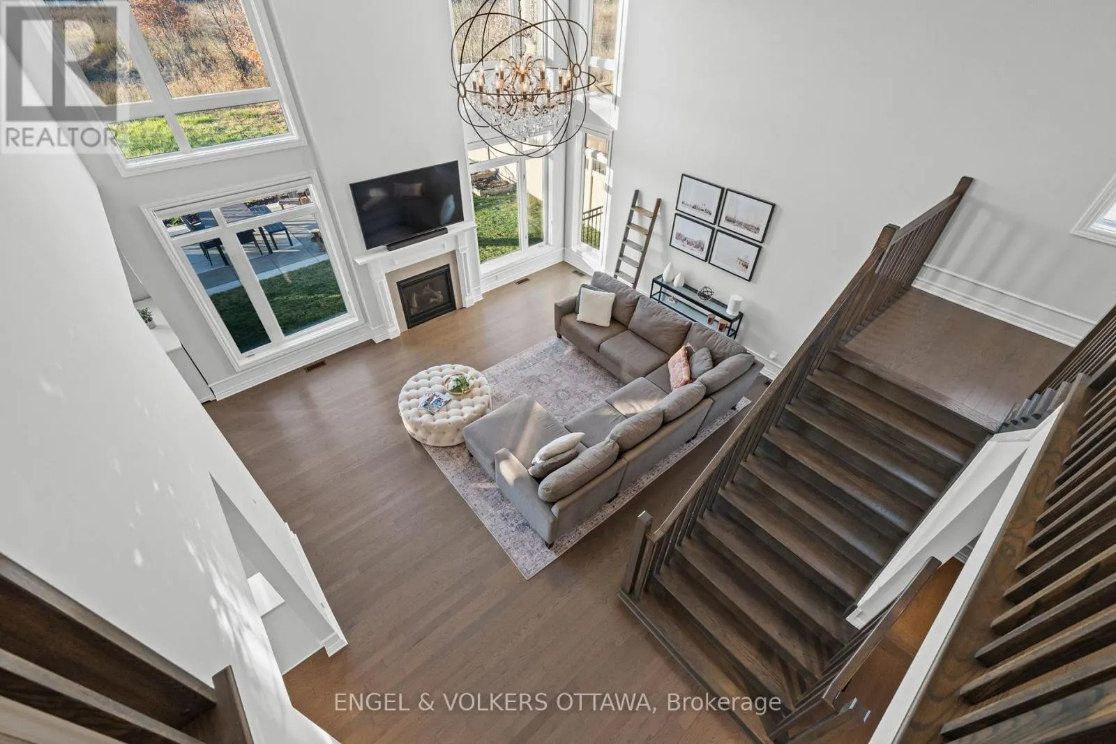 221 COOKS MILL CRESCENT