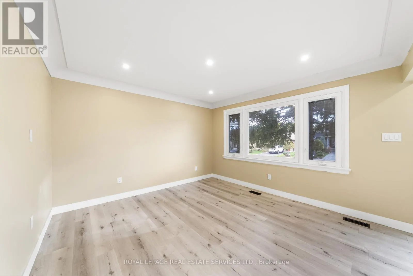 260 WEST 16TH STREET