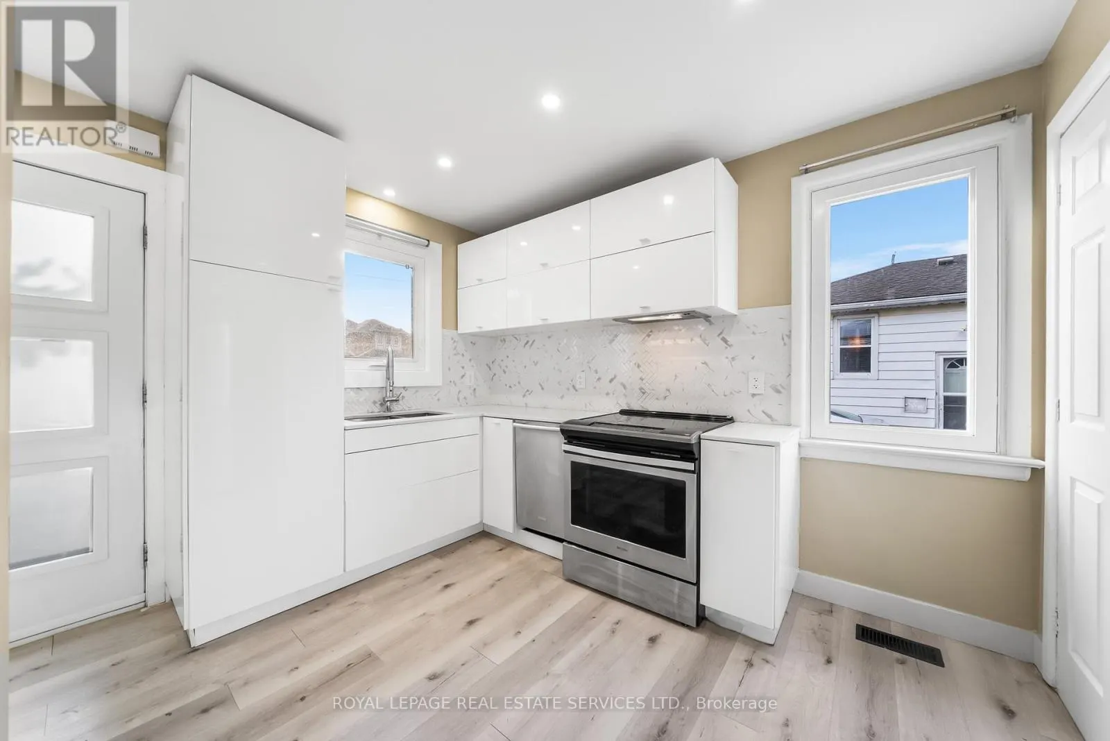 260 WEST 16TH STREET