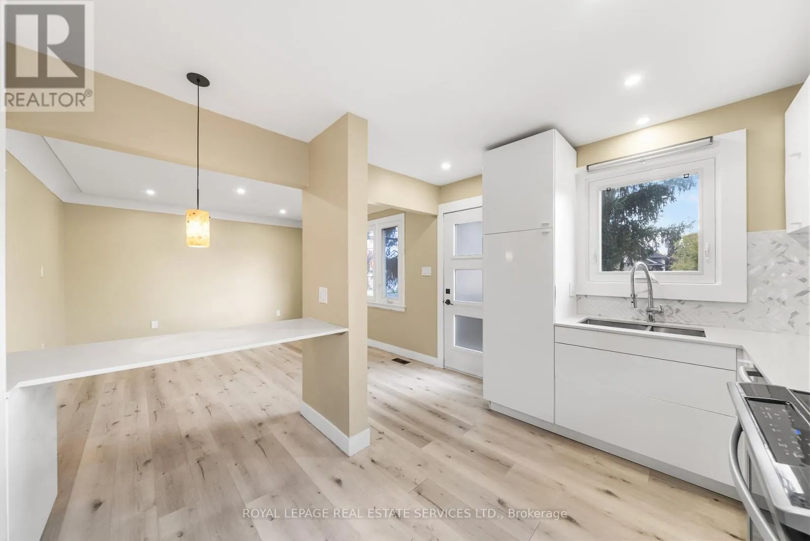 260 WEST 16TH STREET