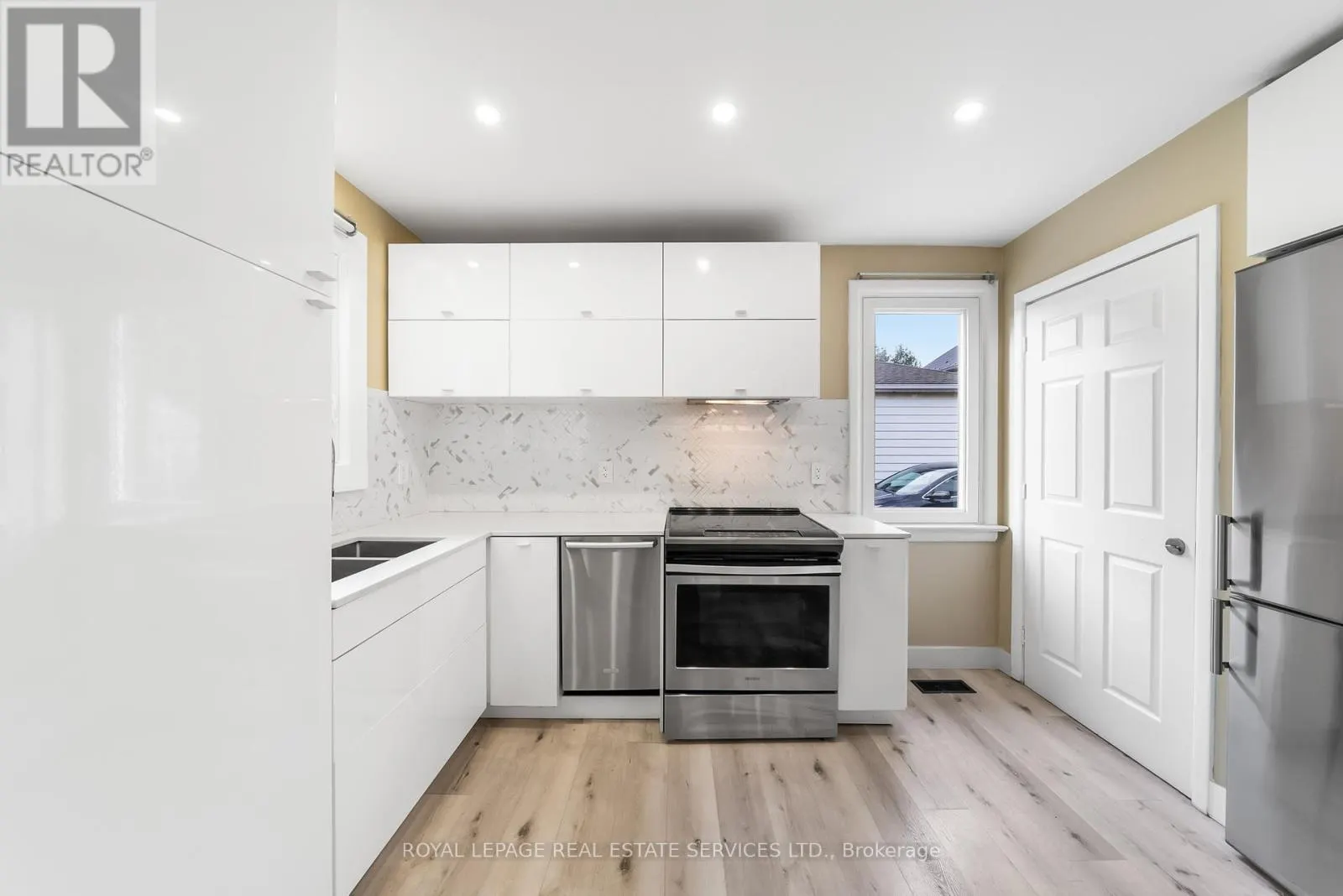 260 WEST 16TH STREET