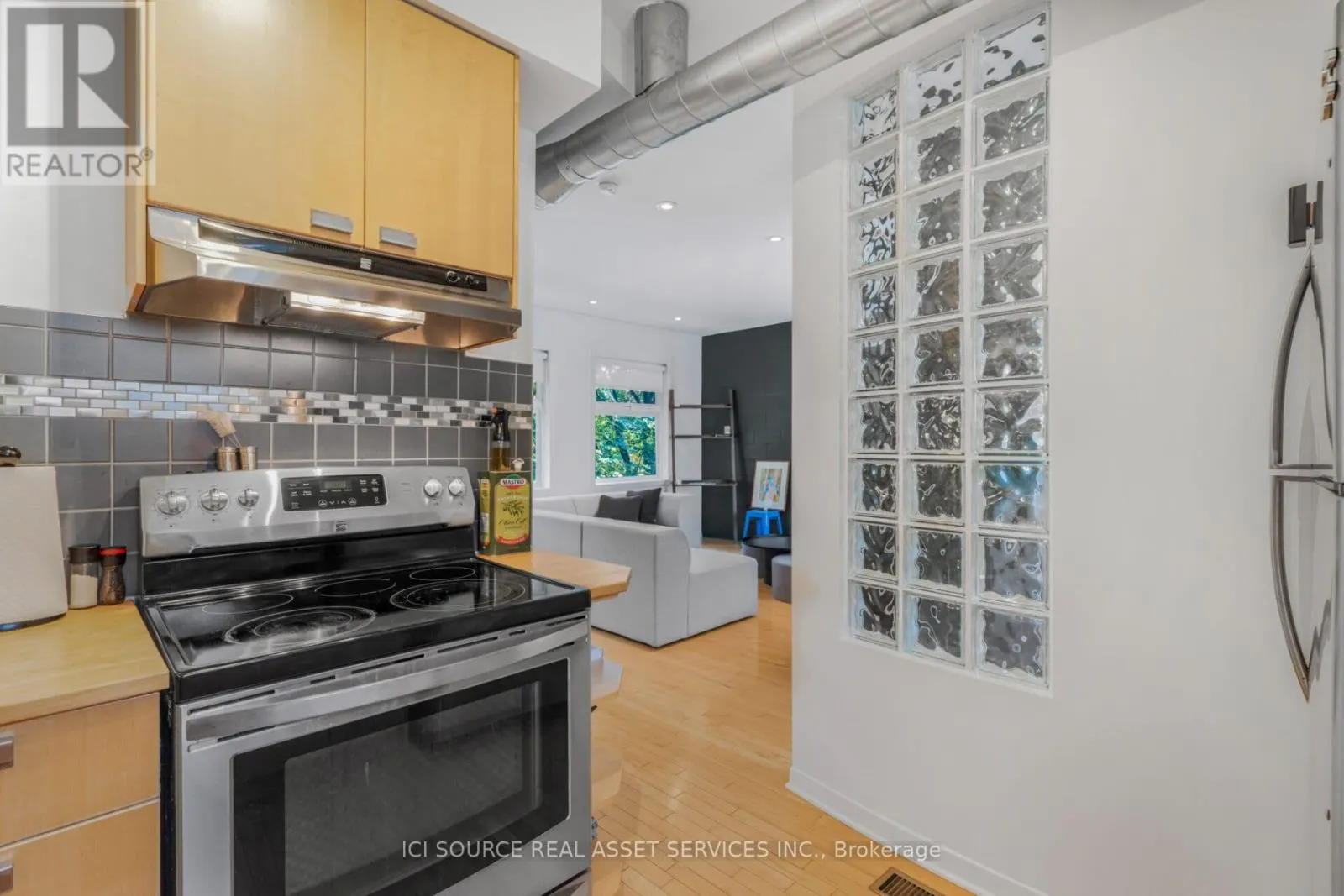 1137 GLADSTONE AVENUE