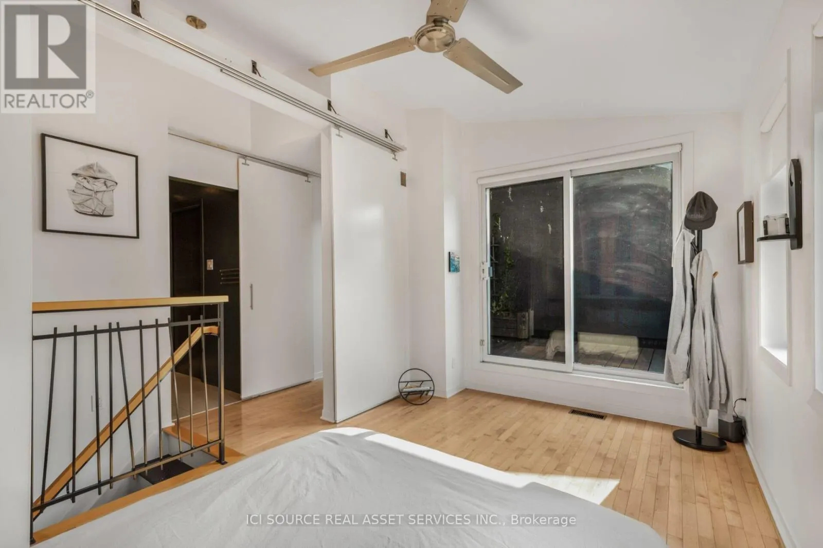 1137 GLADSTONE AVENUE