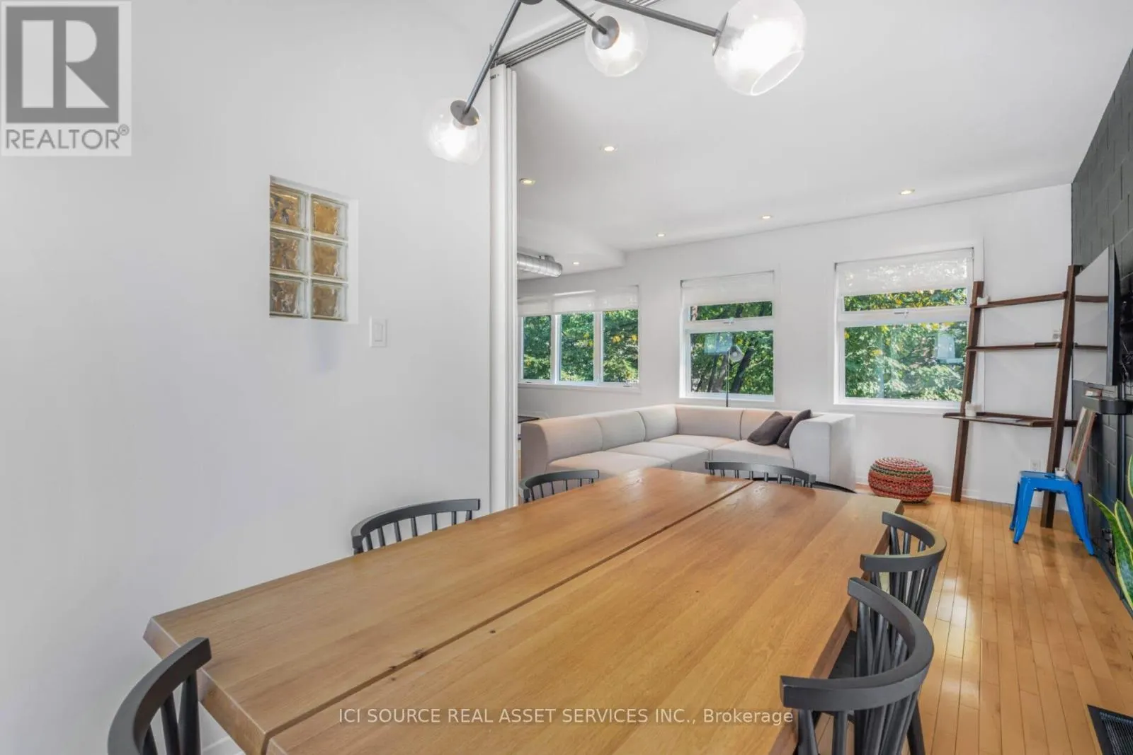 1137 GLADSTONE AVENUE