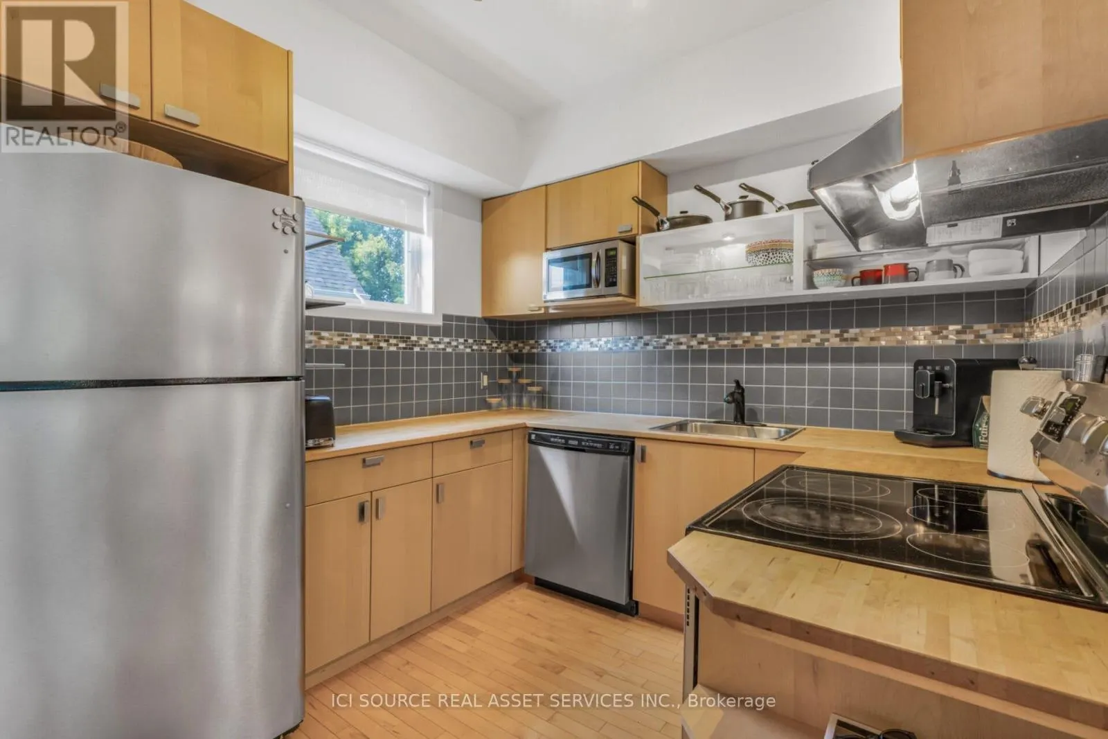 1137 GLADSTONE AVENUE