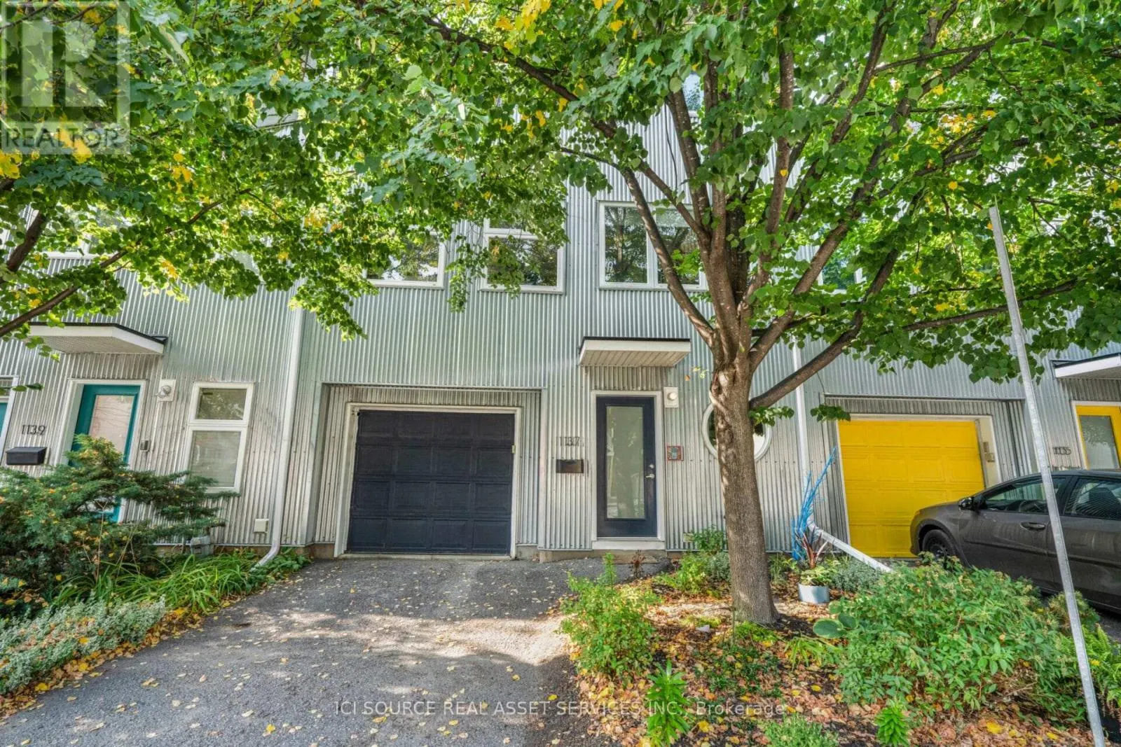 1137 GLADSTONE AVENUE